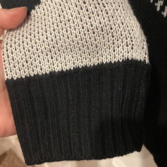 ZSM Studios cartoon sweater - Picture 11 of 11